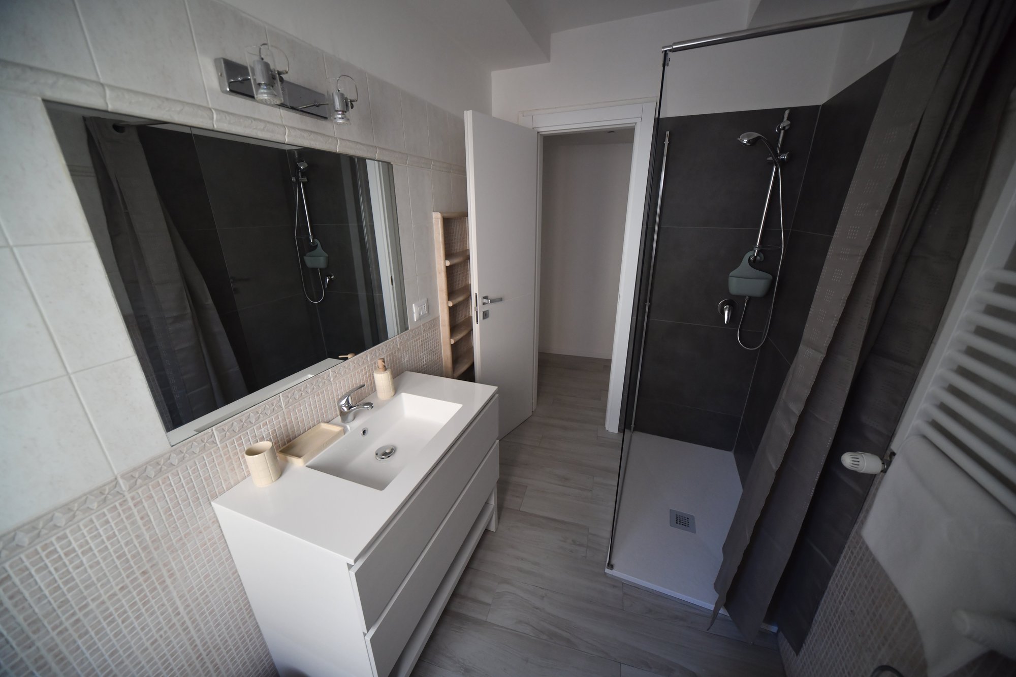 Bagno, particolare